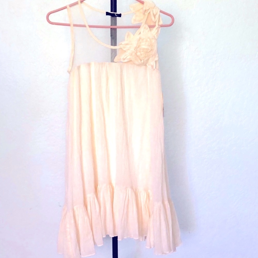 Ryu Cream Lace Ruffled Dress